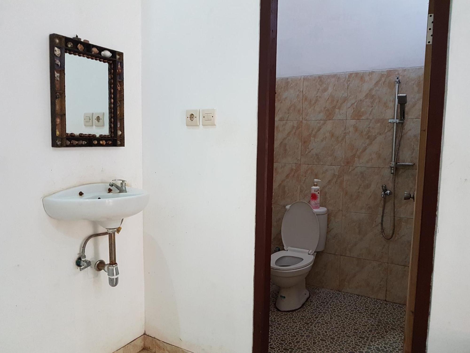 Red Island Bungalows Pasanggaran Habitación foto